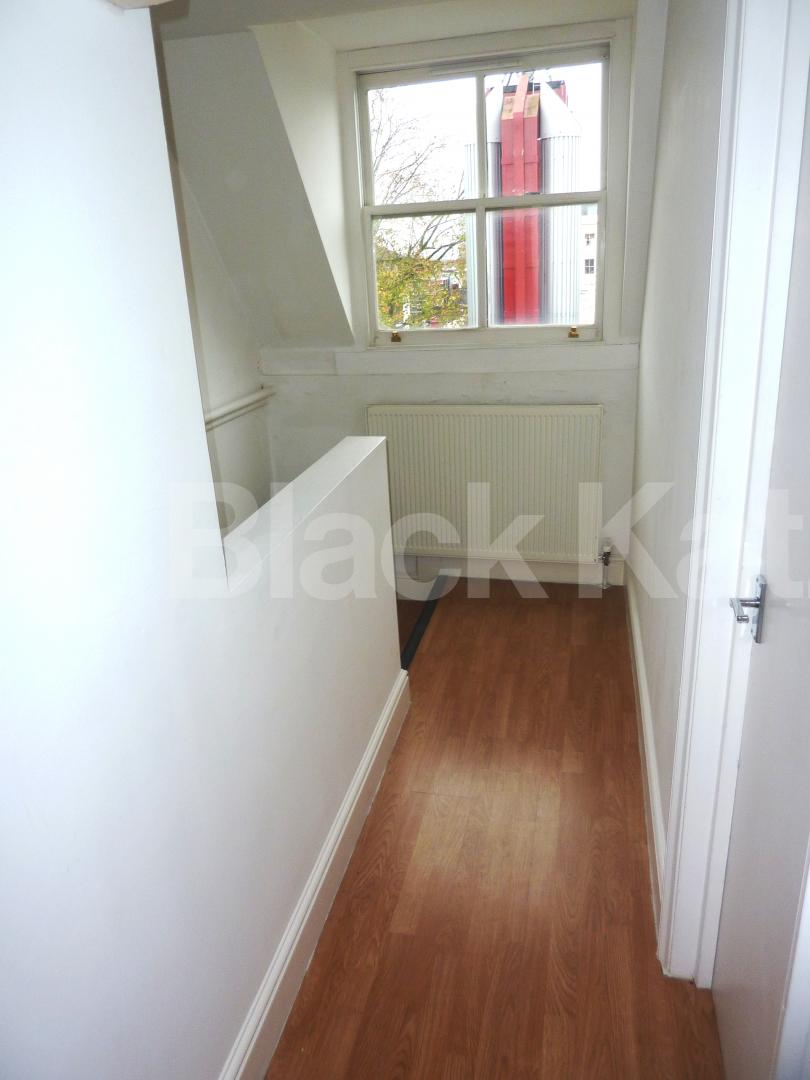 			MINS TO POTOBELLO ROAD MARKET!, 1 Bedroom, 1 bath, 1 reception Flat			 Portobello Road, NOTTINGHILL/LADBROKE GROVE